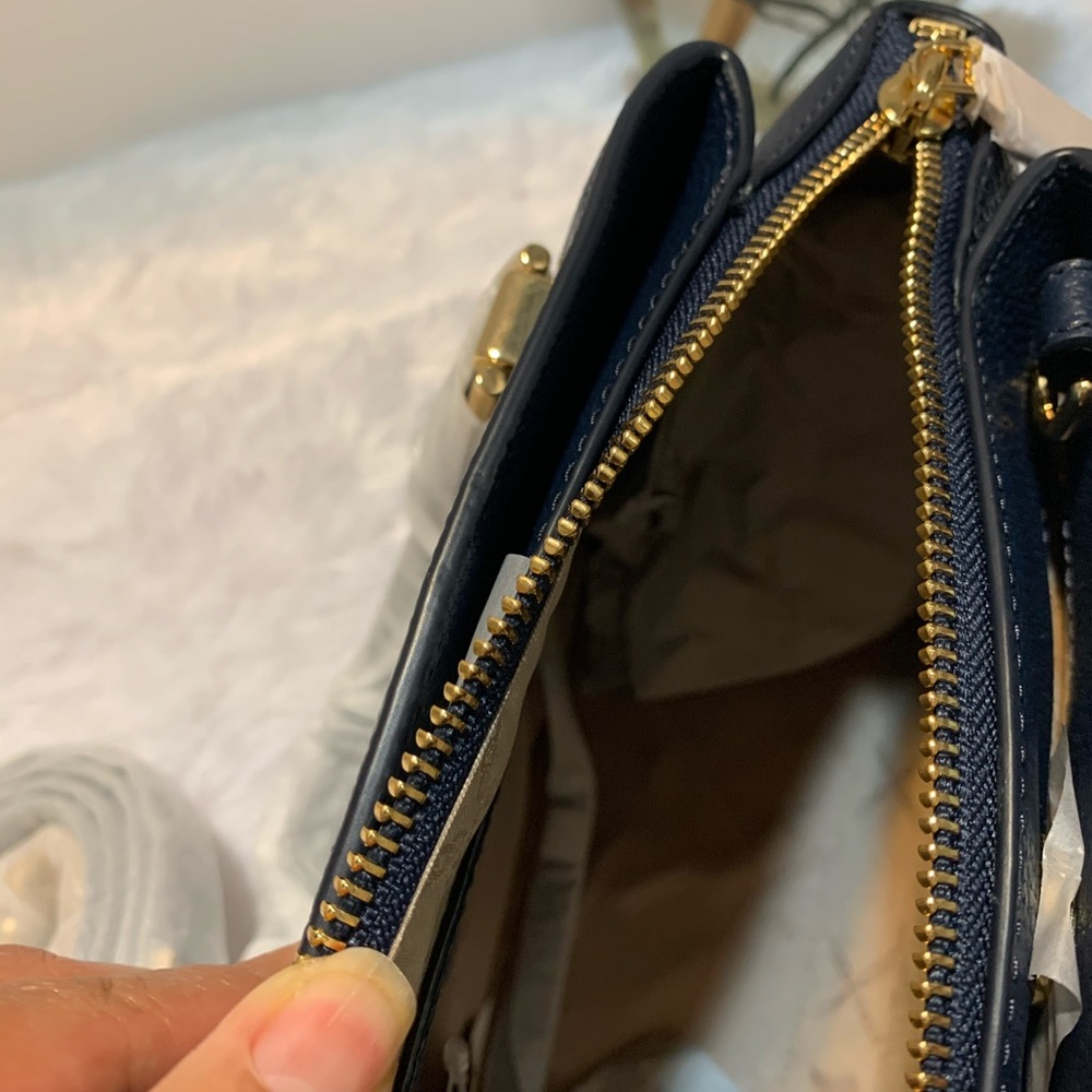 MICHAEL KoRS navy blue cross body Maxine small pebbles leather satchel - Picture 4 of 5